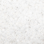 Abalorios Miyuki Delica's 11/0 Opal white DB-220