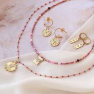 Set de inspiraciones Diseña bellísimas joyas con colgantes metálicos de latón