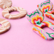 Set de inspiraciones Crea pendientes funky con colgantes de polímero