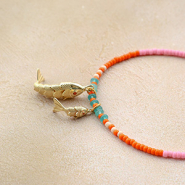 Set de inspiraciones Diseña alegres collares con colgantes metálicos 