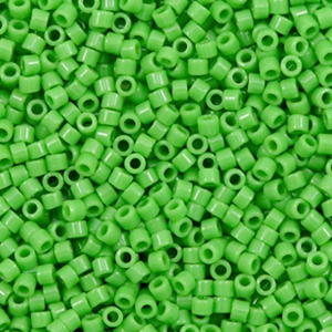 Abalorios Miyuki Delica's 11/0 Opaque green DB-724