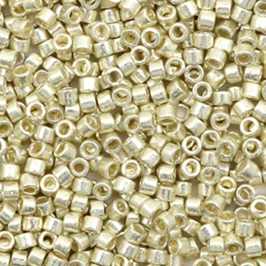 Abalorios Miyuki Delica's 11/0 Duracoat galvanized silver DB-1831
