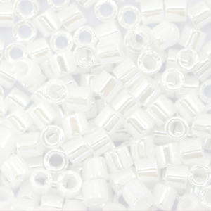 Abalorios Miyuki Delica's 8/0 Ceylon white pearl DBL-201
