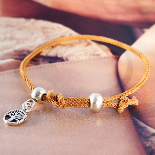 &iexcl;Manos a la obra con este cord&oacute;n trendy DQ trenzado!