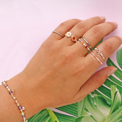 C&oacute;mo hacer anillos con abalorios de zirconia