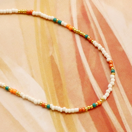 Ponte creativa con los abalorios rocallas de cristal