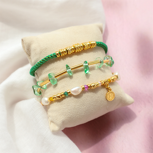 As&iacute; se crean las pulseras (para hombre) con abalorios y separadores met&aacute;licos DQ