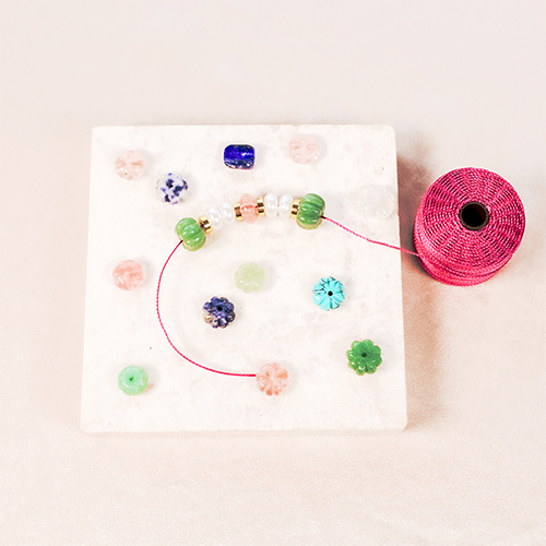 C&oacute;mo usar los abalorios en piedra natural a las pulseras de moda