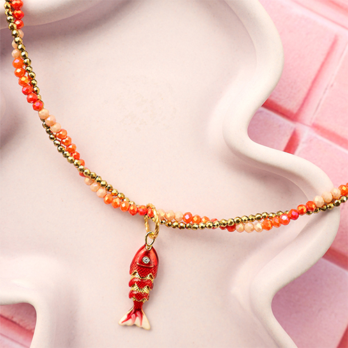 Combina & mezcla con collares facetados y pendientes de coraz&oacute;n