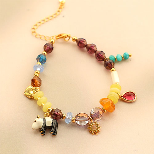 Crea tus propias joyas con abalorios checos de vidrio prensado de Bohemia