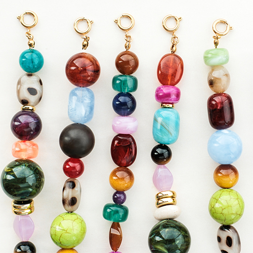 Crea joyas con abalorios acr&iacute;licos 