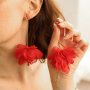 Crea un look &uacute;nico con pendientes de flores