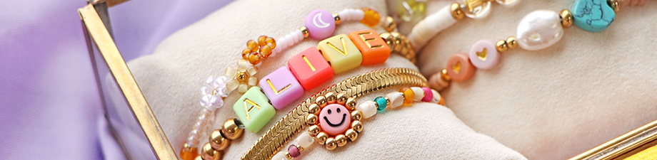 Abalorios letras acr&iacute;licas