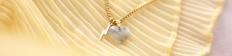 Nueva serie de colgantes de piedra natural