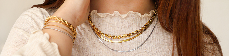 Bellos collares y pulseras de acero inoxidable