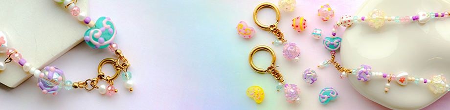 Descubre nuestros coloridos abalorios acr&iacute;licos